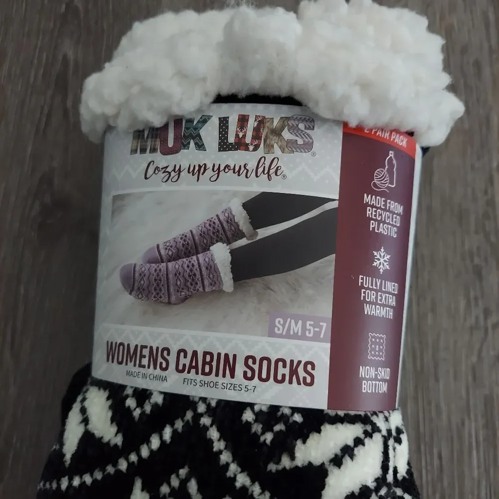 Muk Luks Women's Black and White Cabin Socks Small/Medium 5-7